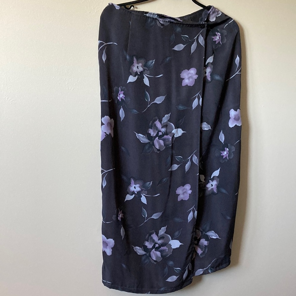 Studio classic Wrap around Skirt, shin length